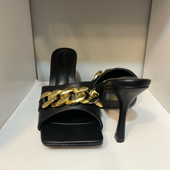 BNWOT square toe sandal heels. Size 8 F21 - Picture 3 of 6